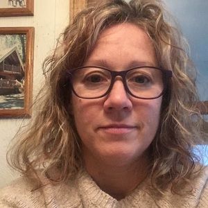 Meet your Posher, Debbie